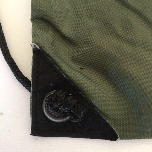 NIKE NYLON ARMY GREEN GYM SACK BACKPACK - Picture 7 of 9